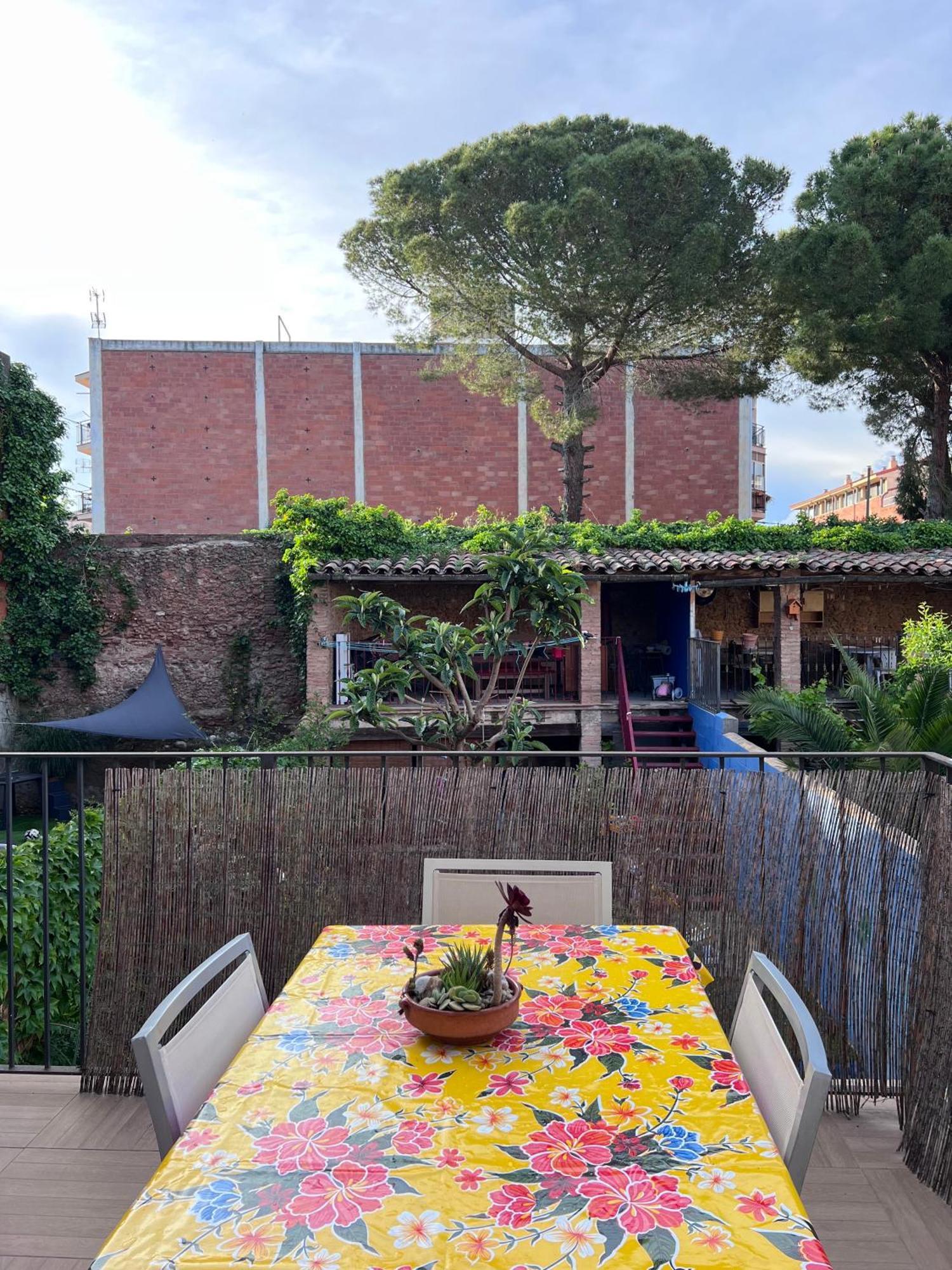 Alojamiento Con Encanto En Planta Superior Ideal Para Trabajo Y Escapadas Familiares En Montserrat Esparreguera Buitenkant foto